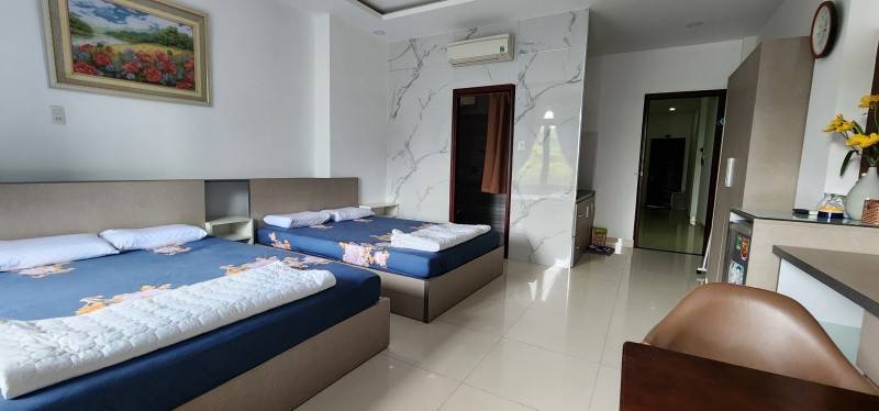 KHÁCH SẠN 5 TẦNG - RA BIỂN 150M - DOANH THU 130TR/THÁNG - 0339.614.963