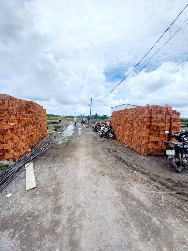 Đất SHR sát Bình Chánh, đối diện KCN Cầu Tràm, TT 650 Triệu nhận nền