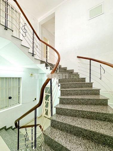 Bán nhà đẹp 3 tầng MT Cao Bá Nhạ, gần biển, Mân Thái, Sơn Trà 5.7 tỷ