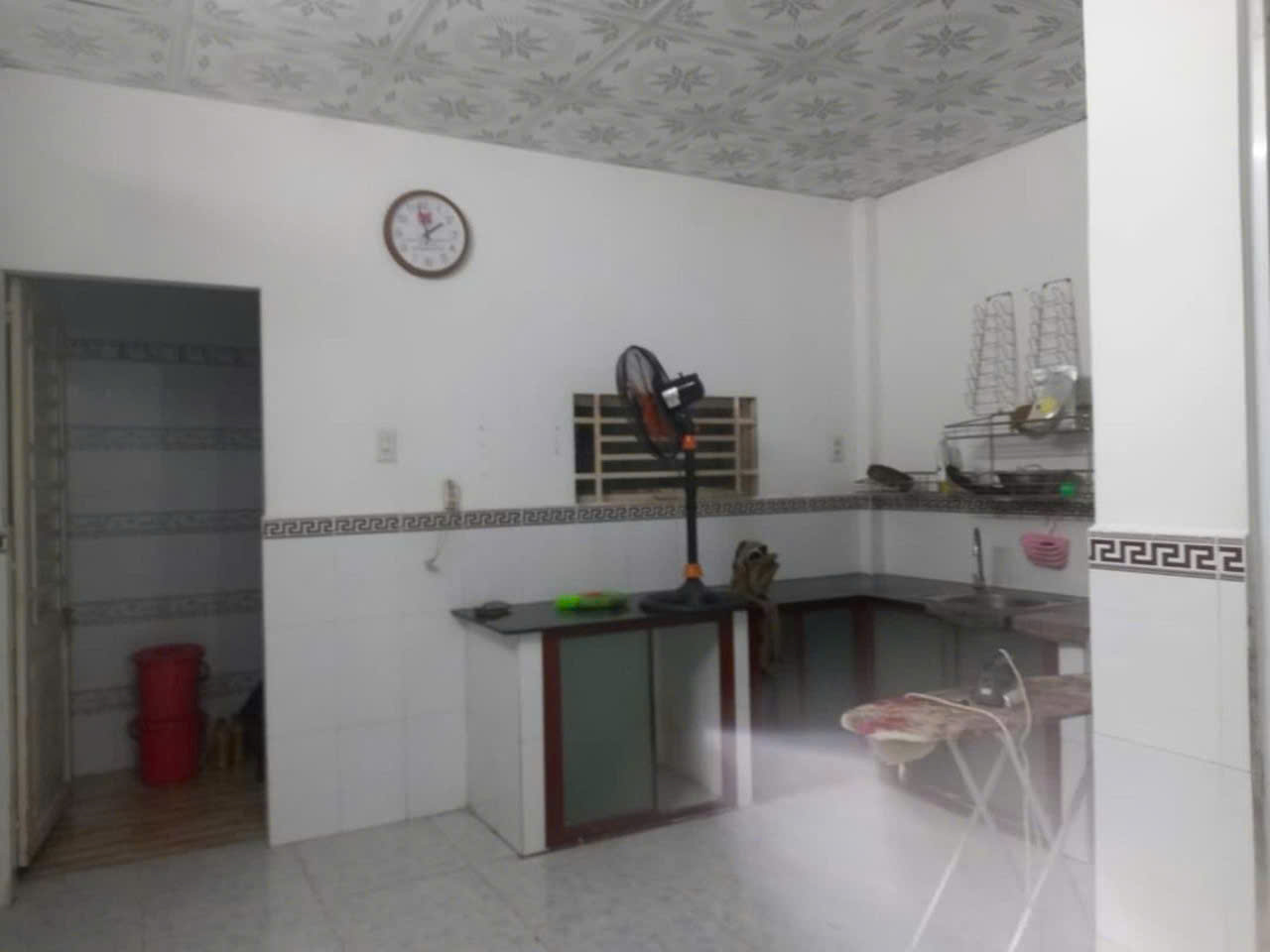 007. Chủ gửi:nhà 5,5 triệu 2 góc mặt tiền Sau lưng BV Đa khoa Trung Ương thuận lợi KD