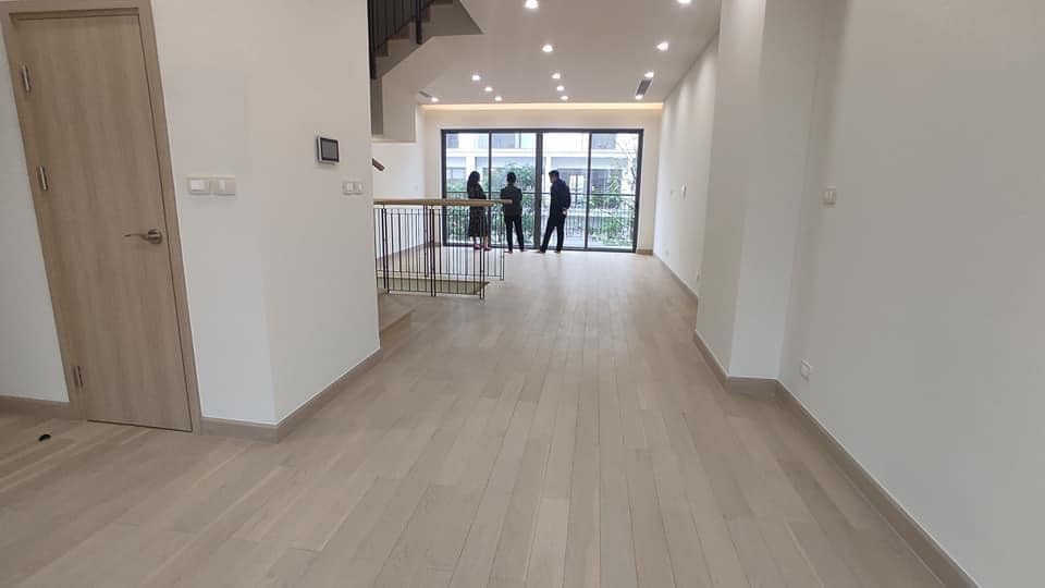 Gia đình Cần tiền bán nhanh shophouse 2 mặt tiền view thoáng, nhà hoàn thiện The Manor Central Park giá chỉ 23,5 tỷ