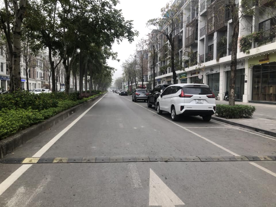 Gia đình Cần tiền bán nhanh shophouse 2 mặt tiền view thoáng, nhà hoàn thiện The Manor Central Park giá chỉ 23,5 tỷ