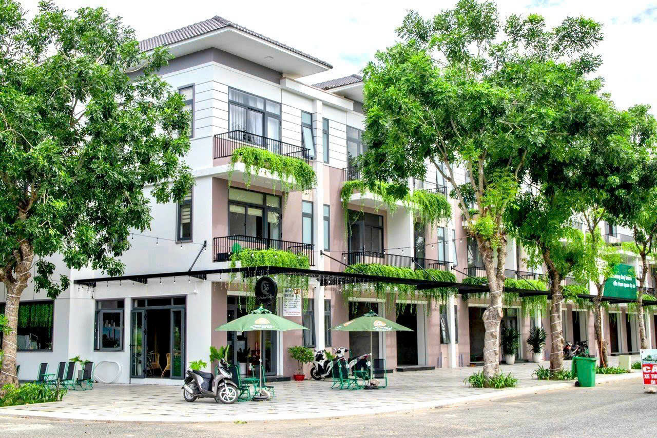 BÁN NHÀ 1 TRỆT 2 LẦU NẰM NGÂY TRUNG TÂM CHÂU ĐỐC