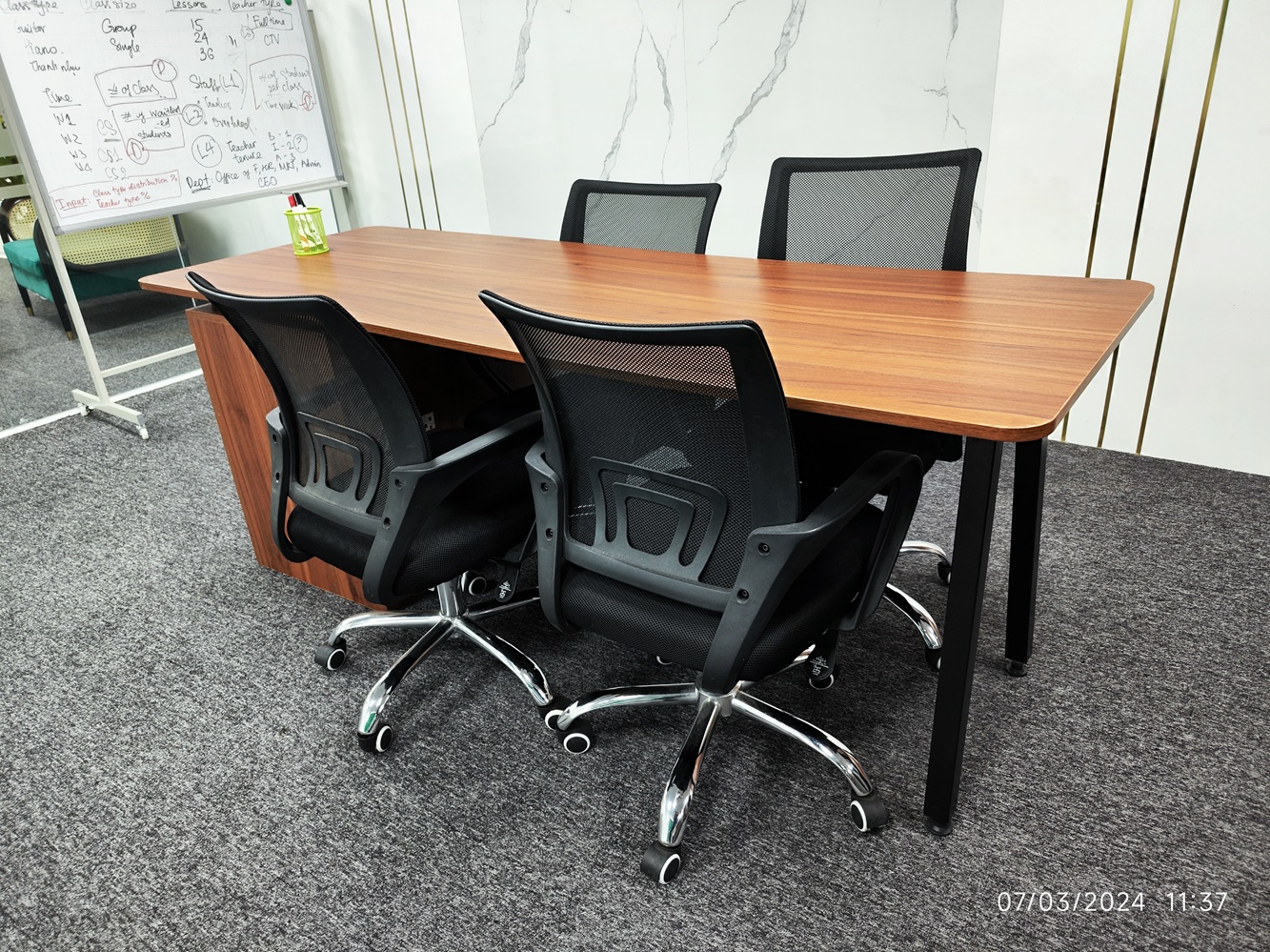 Cho thuê văn phòng 100m2, full đồ ở Nguyễn Thượng Hiền