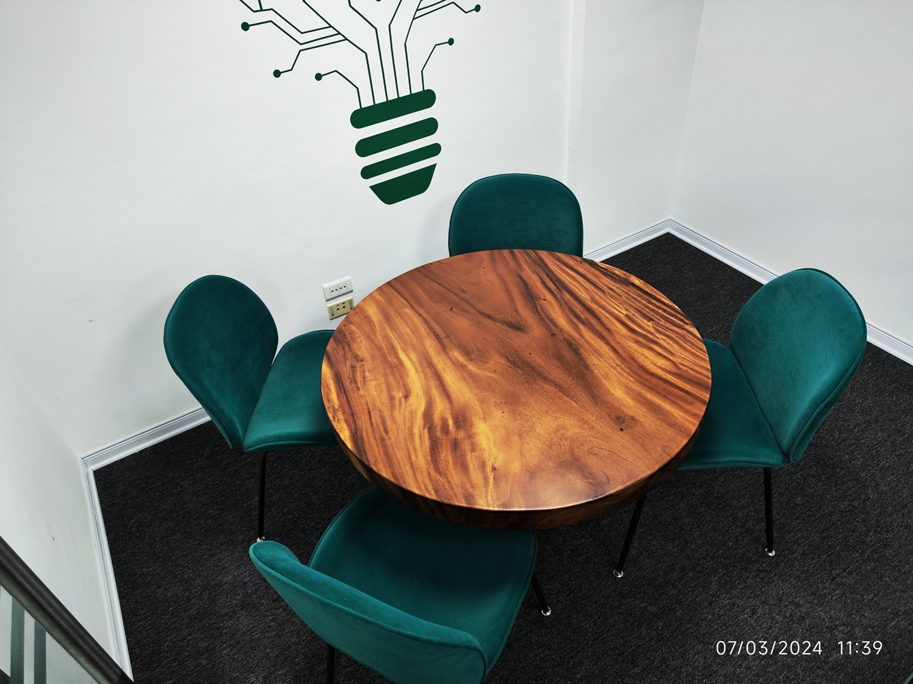Cho thuê văn phòng 100m2, full đồ ở Nguyễn Thượng Hiền