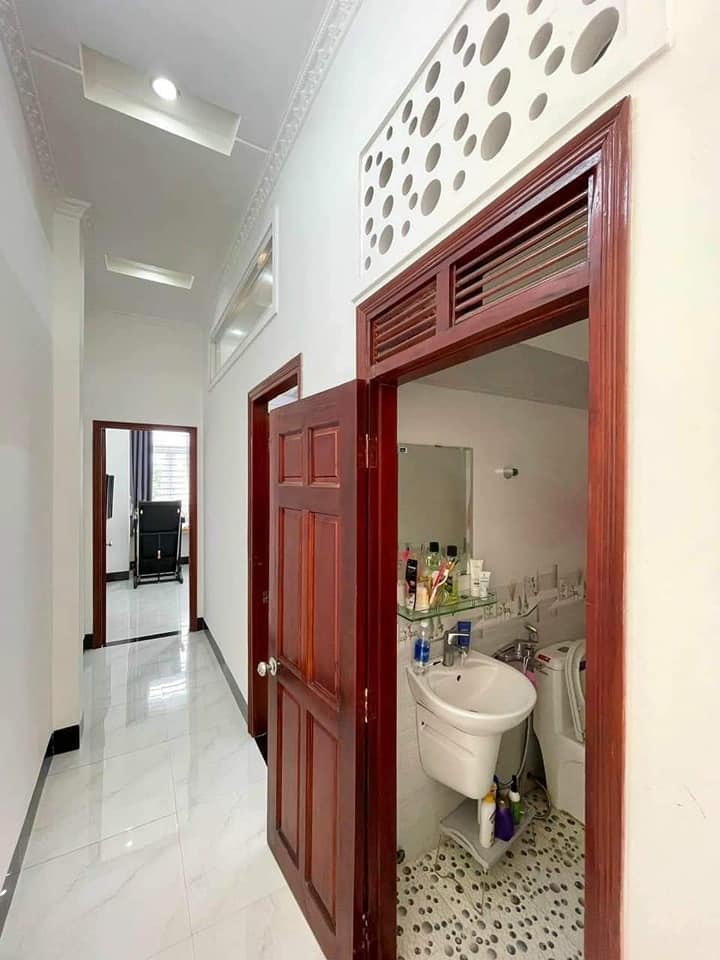 BÁN NHÀ 1 TRỆT 1 LẦU HẺM 9 PHẠM NGỌC HƯNG
