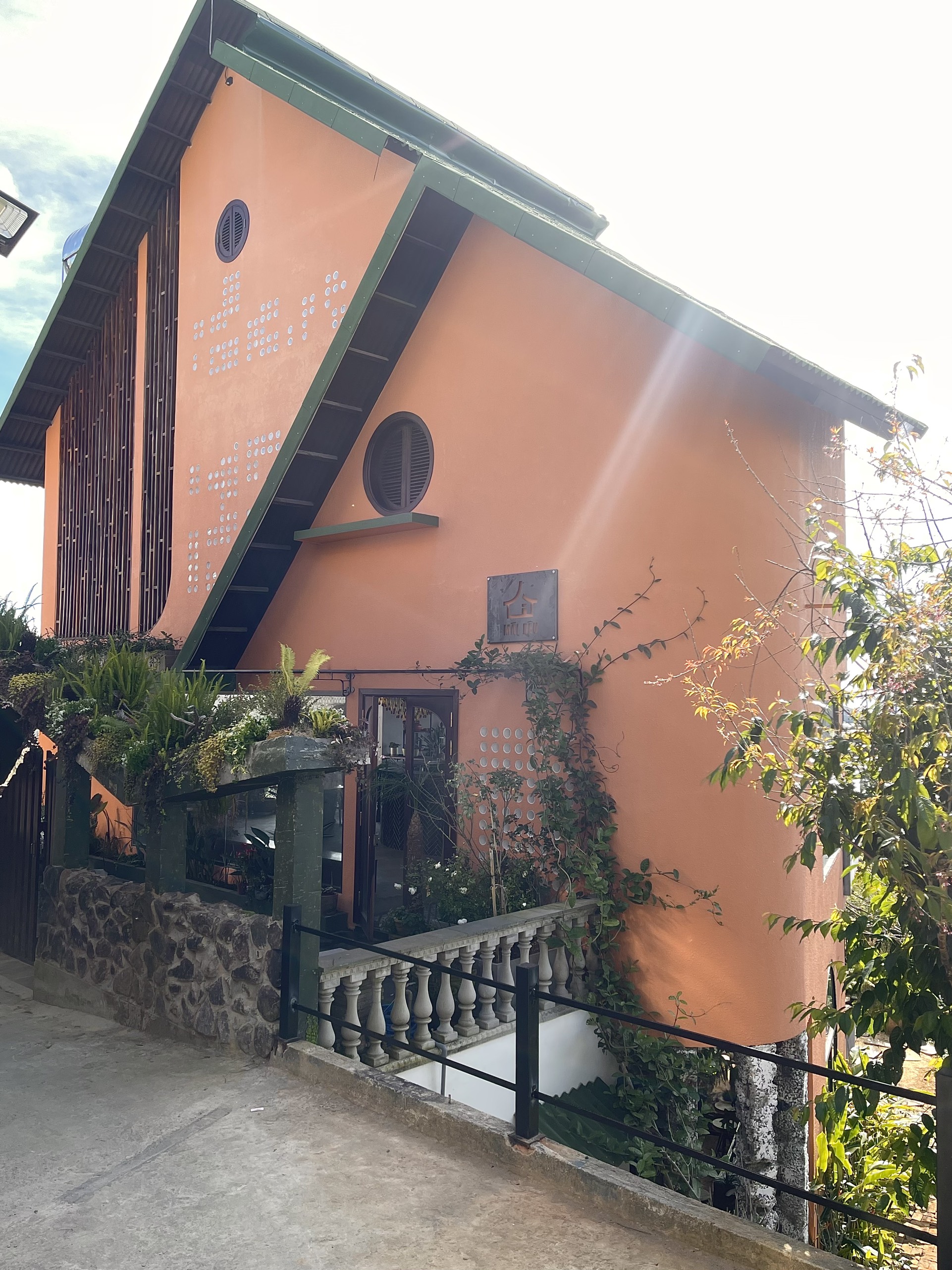Homestay 3 tầng Đà Lạt bán cắt lỗ, đang kinh doanh tốt khách đều. 0867431115