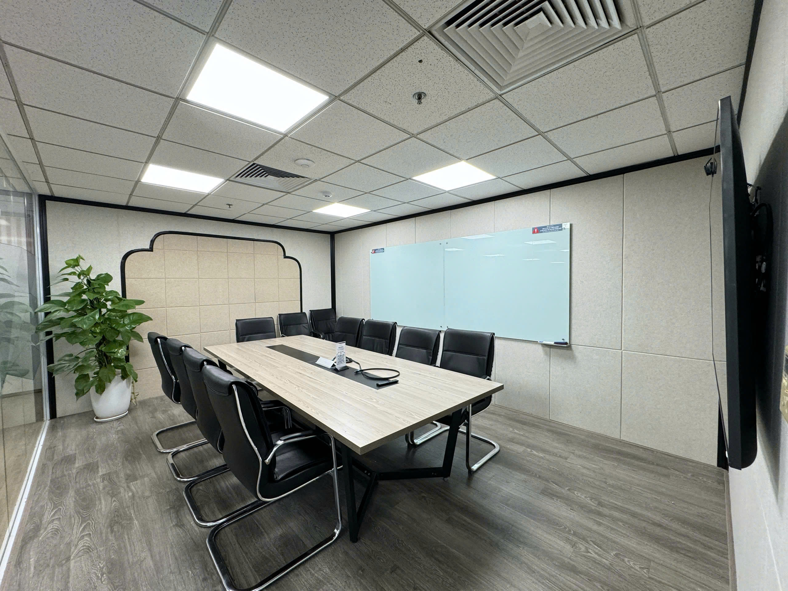 Gấp! Cho thuê văn phòng logistics 200 - 400m2 full nội thất đẹp tại tòa Việt Á, Duy Tân, Cầu Giấy
