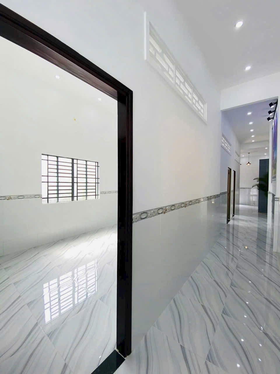 BÁN NHÀ MỚl THUỘC GIAI XUÂN PHONG ĐIỀN GẦN DINH THỰ Lang Truyền