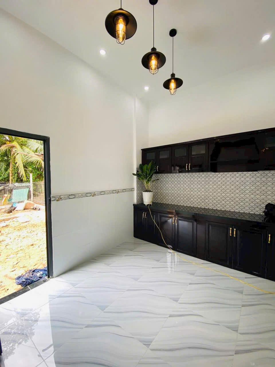 BÁN NHÀ MỚl THUỘC GIAI XUÂN PHONG ĐIỀN GẦN DINH THỰ Lang Truyền