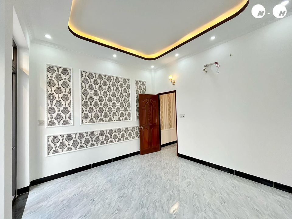 BÁN NHÀ TRỆT LẦU MỚI XÂY HẺM LT 1-2 NGUYỄN VĂN CỪ