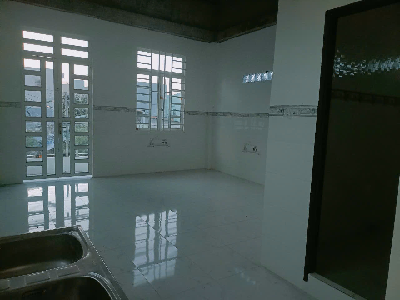 9.60. Cho Thuê Nhà 4 Triêụ 2 Góc Mặt Tiền Gần Bệnh Viện Phụ Sản Cần Thơ