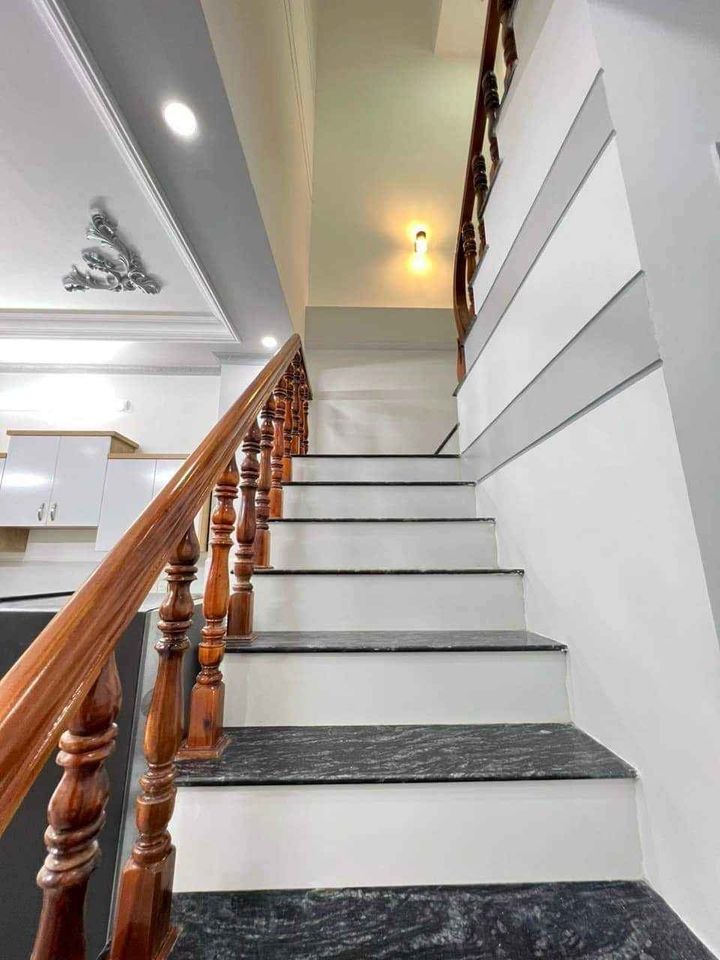 BÁN NHÀ 1 TRỆT 1 LẦU ĐS 22 mới xây xong
