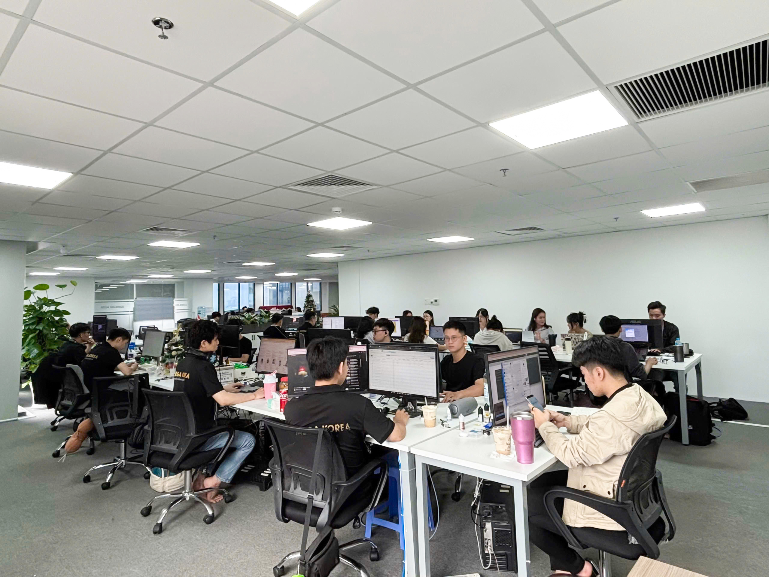 VĂN PHÒNG CHIA SẺ CHUYÊN NGHIỆP, ĐẦY ĐỦ TIỆN NGHI - DIỆN TÍCH CHO THUÊ 135m²