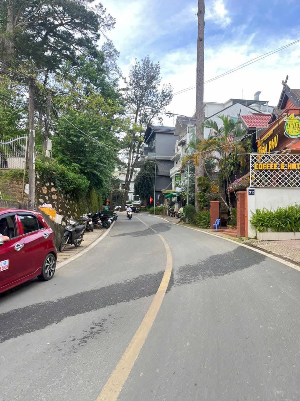khách sạn Đà Lạt 12 phòng, MT đường Lý Tự Trọng, p 2, thành phố Đà Lạt
0938974428