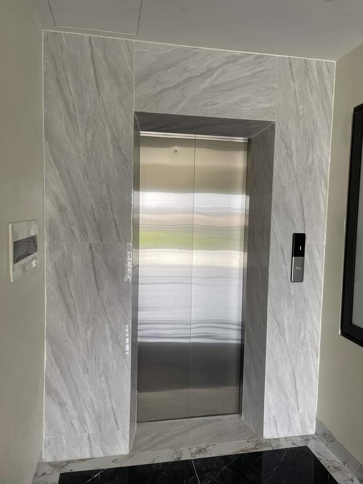 BÁN GẤP CCMN NHỔN 125M2X 8T,MẶT TIỀN 10M, 38 PHÒNG KK,ÔTÔ TRÁNH,BÁN HẦM,18 TỶ