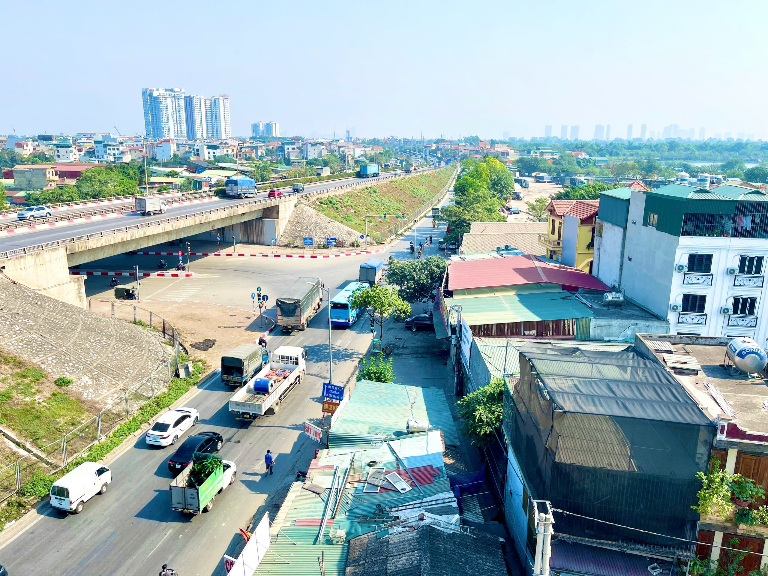 Cho thuê toà nhà văn phòng vành đai 3/ gần Tam Trinh