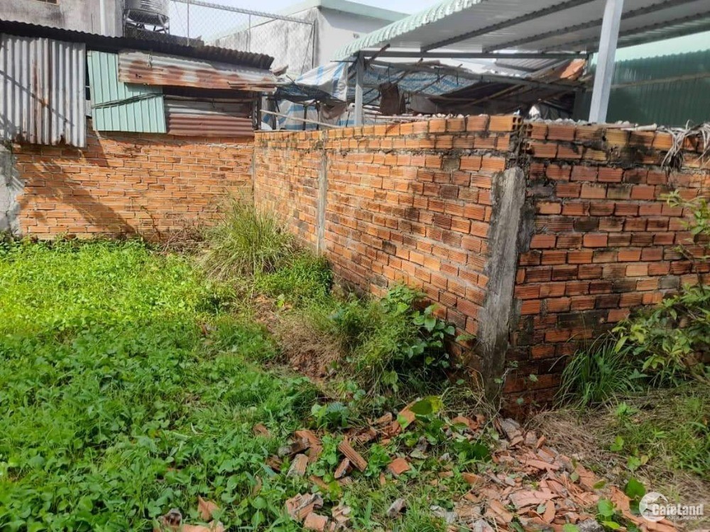 Bán đất tặng nhà cấp 4- đường thông thoáng- giá tốt đầu tư