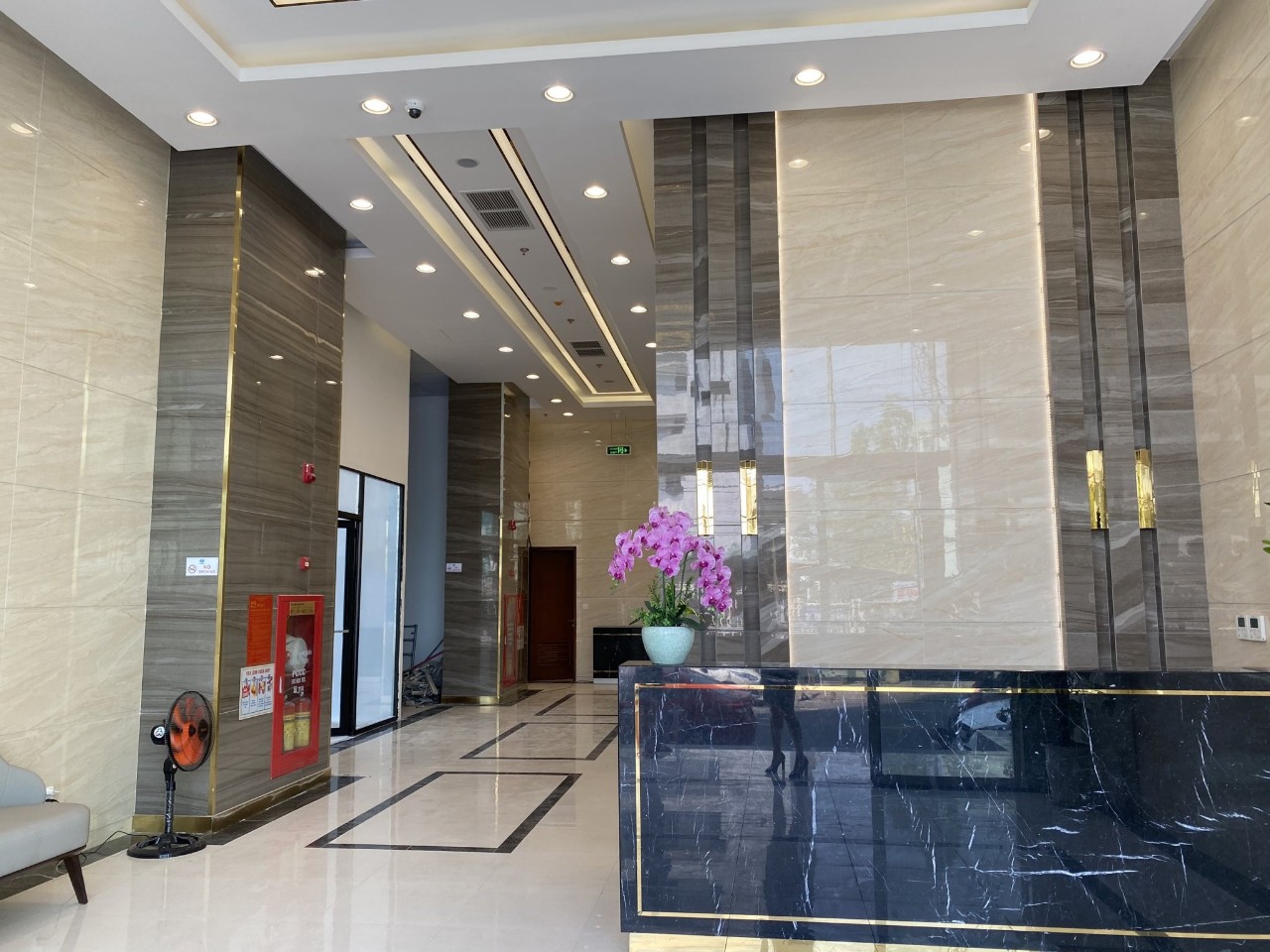 Cho thuê nguyên sàn 352 m2 tại  tòa văn phòng G8 Building Đà Nẵng