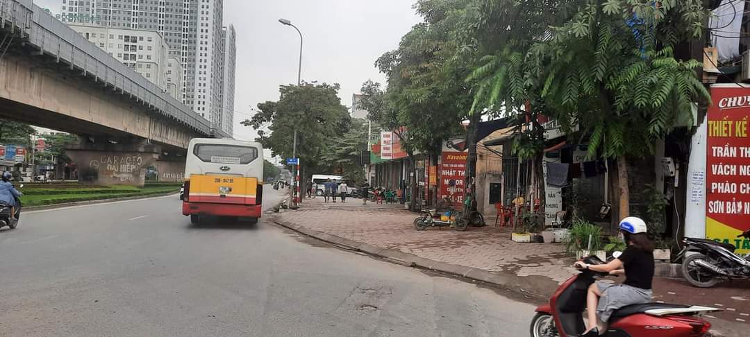 Biệt thự Hoàng Hoa Thám ngõ ô tô tránh, 7 ô tô vào nnhà, KD đa hệ gần phố 120m- 22.5 tỷ