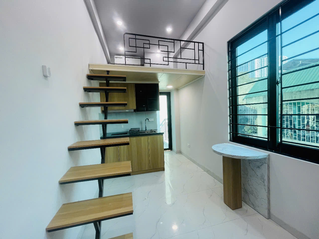 Bán Tòa CCMN Quan Nhân 96 m2 x 8 T- 30 Phòng 30.6 Tỷ ô tô Đỗ Cửa
