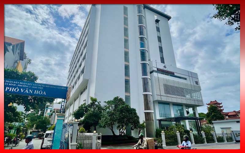 VĂN PHÒNG 2 MẶT TIỀN PHỔ QUANG – GẦN SÂN BAY, 3 THANG MÁY, BÃI XE RỘNG