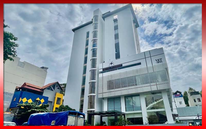 VĂN PHÒNG 2 MẶT TIỀN PHỔ QUANG – GẦN SÂN BAY, 3 THANG MÁY, BÃI XE RỘNG