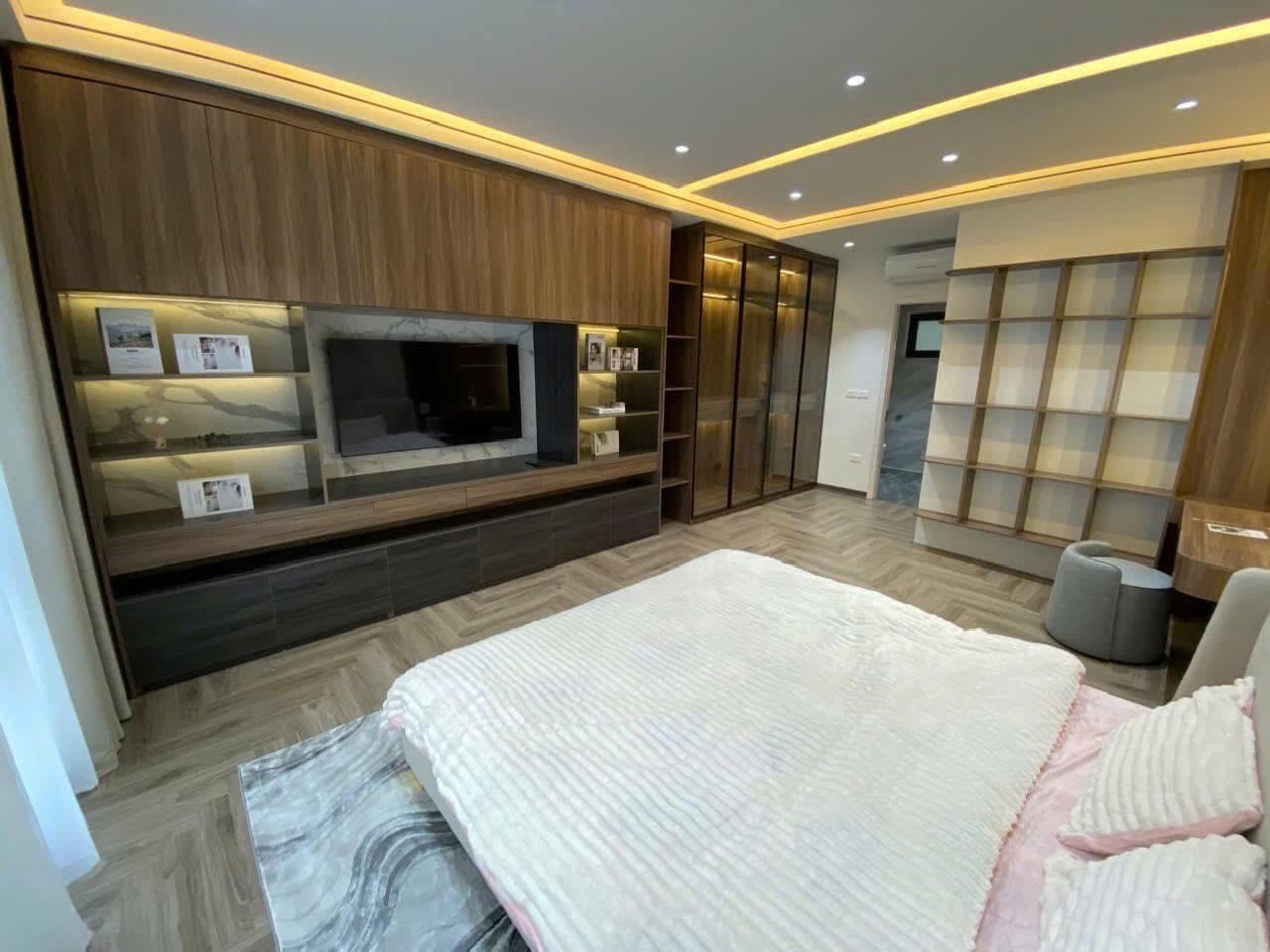 BÁN NHÀ ĐẸP 4 TẦNG - TRUNG TÂM KĐT VĂN PHÚ, HÀ ĐÔNG - GIÁ VÔ CÙNG HẤP DẪN