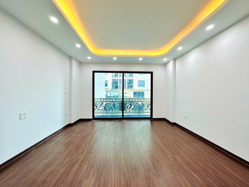 Bán siêu phẩm nhà lĩnh nam 6 tầng thang máy long lanh ô tô tải dừng đỗ kinh doanh hoàng mai