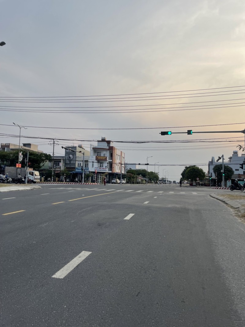 Khách sạn 6 tầng biển Khuê Mỹ-Nguyễn Đức Thuận -Ngũ Hành Sơn.-Giá chỉ 11,7 tỷ.