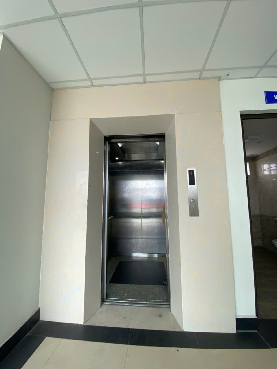Thuê ngay mặt bằng kinh doanh 220m2 tại Nguyễn Văn Cừ Long Biên - Vị trí tuyệt vời! 0902318197