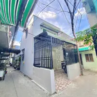 Nhà trệt lầu góc 3 trước mặt, hẻm 90 Hùng Vương, nội khu Ninh Kiều