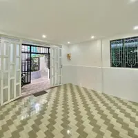 Nhà trệt lầu góc 3 trước mặt, hẻm 90 Hùng Vương, nội khu Ninh Kiều