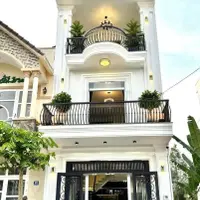 Nhà đẹp mặt tiền gần cầu vượt ngã ba Huế, TP. Đà Nẵng