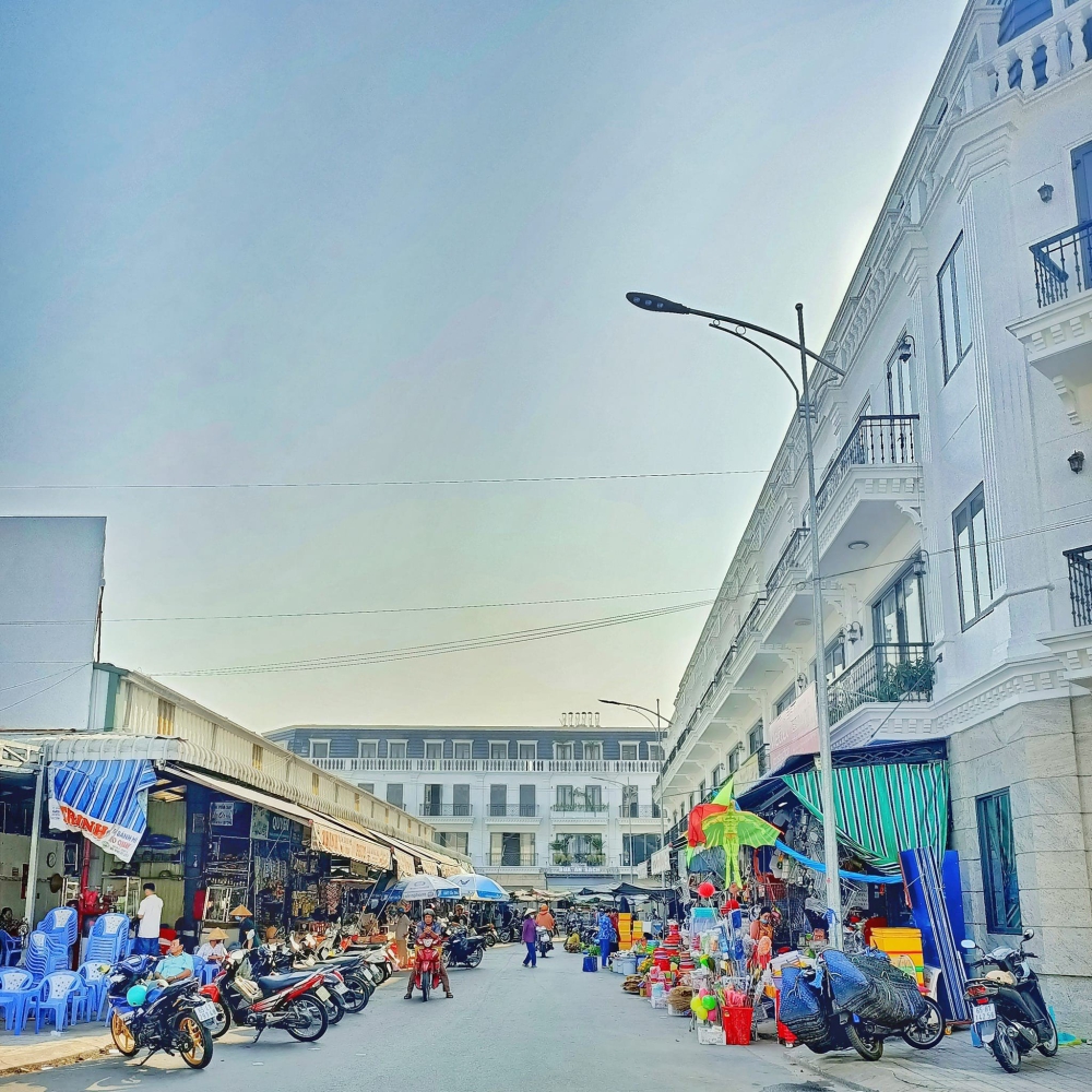 Bán nhà phố thương mại - Khu đô thị chợ Thới Lai mới