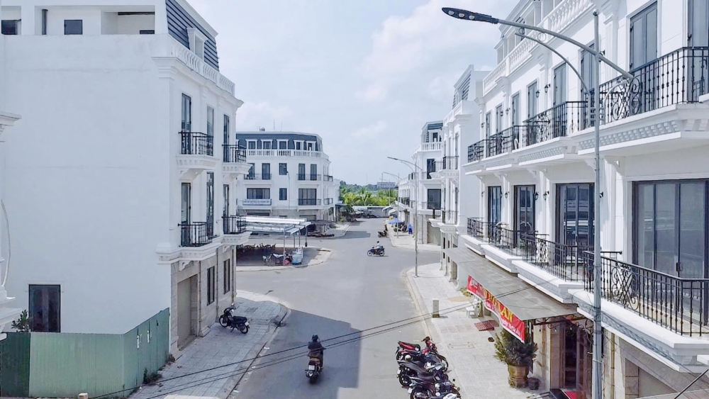 Bán nhà phố thương mại - Khu đô thị chợ Thới Lai mới