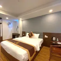 Khách sạn 8 tầng mặt tiền Hoàng Hoa Thám  dt 98m2 bán: 40 tỷ  lh: 0905724084 Ngọc Bích Land