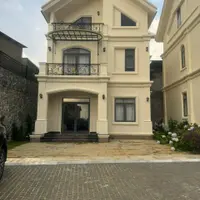 BÁN VILLA 5 PHÒNG MỚI XÂY FULL NỘI THẤT CAO CẤP SÂN VƯỜN RỘNG KHU MĂNG LIN P7 - ĐÀ LẠT