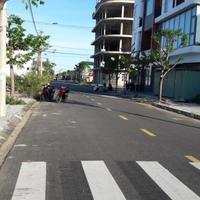 + CHÍNH CHỦ ĐẤT NAM HOÀ XUÂN, kề lô góc giao nhau hai đường 10,5m lề 5m, thông sang đảo kim cương