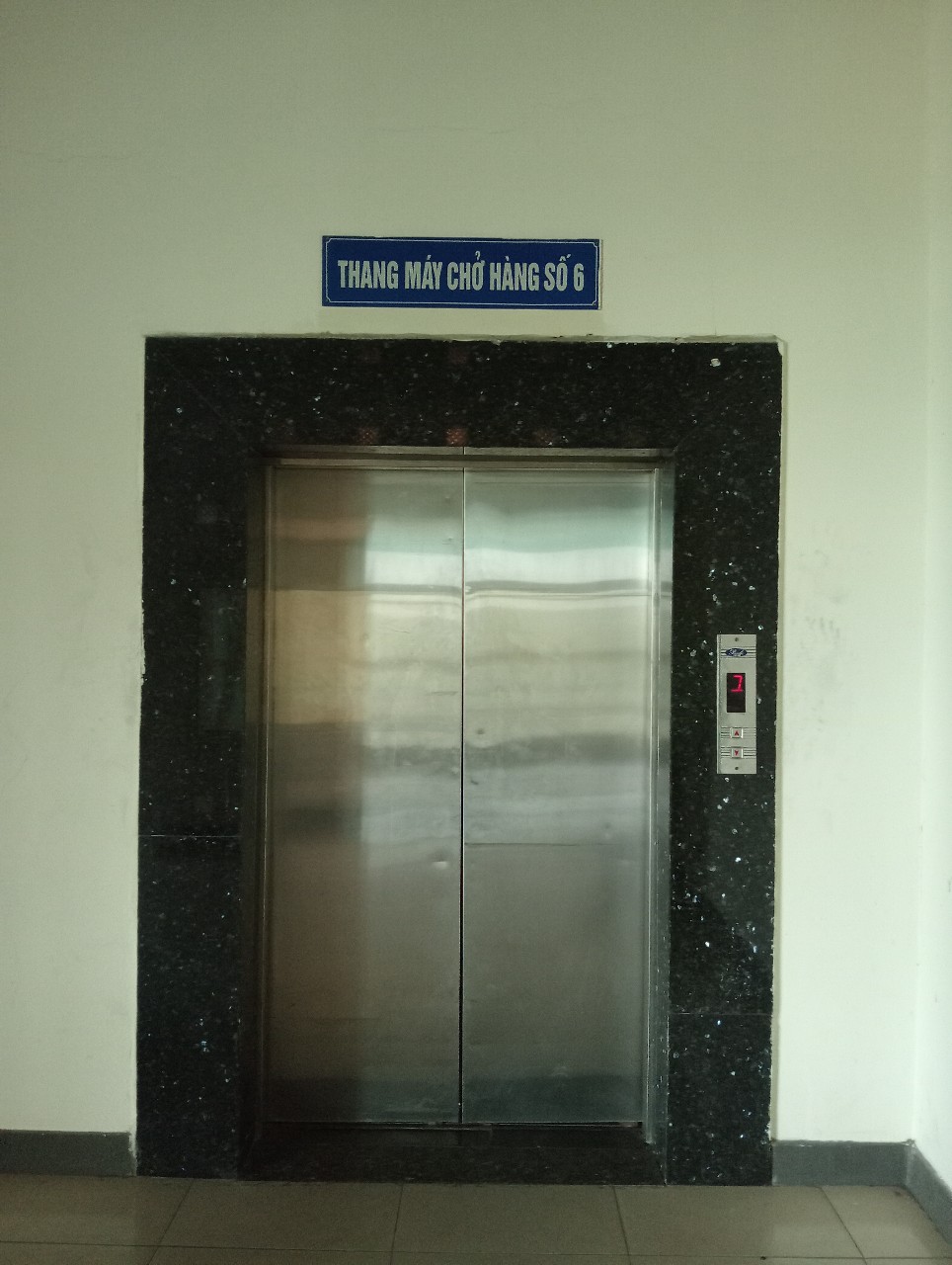CHO THUÊ  KHO CHỨA HÀNG Tại MÊ LINH PLAZA. MÊ LINH. HÀ NỘI