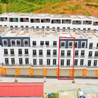 Bán liền kề tại trung tâm TX Sa Pa, cách Sun Palaza 900m sổ đỏ lâu dài giá 5,75 tỷ (cả đất + nhà)