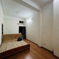 Cho thuê nhà 3 tầng Đường Láng, Đống Đa. Giá: 15tr. LH: 0937158386