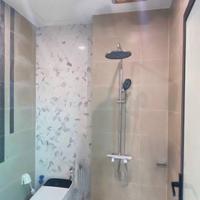 Cho thuê Nhà đẹp, Nguyễn Chánh, thang máy; vỉa hè 102m2* 5T- 31 Tr