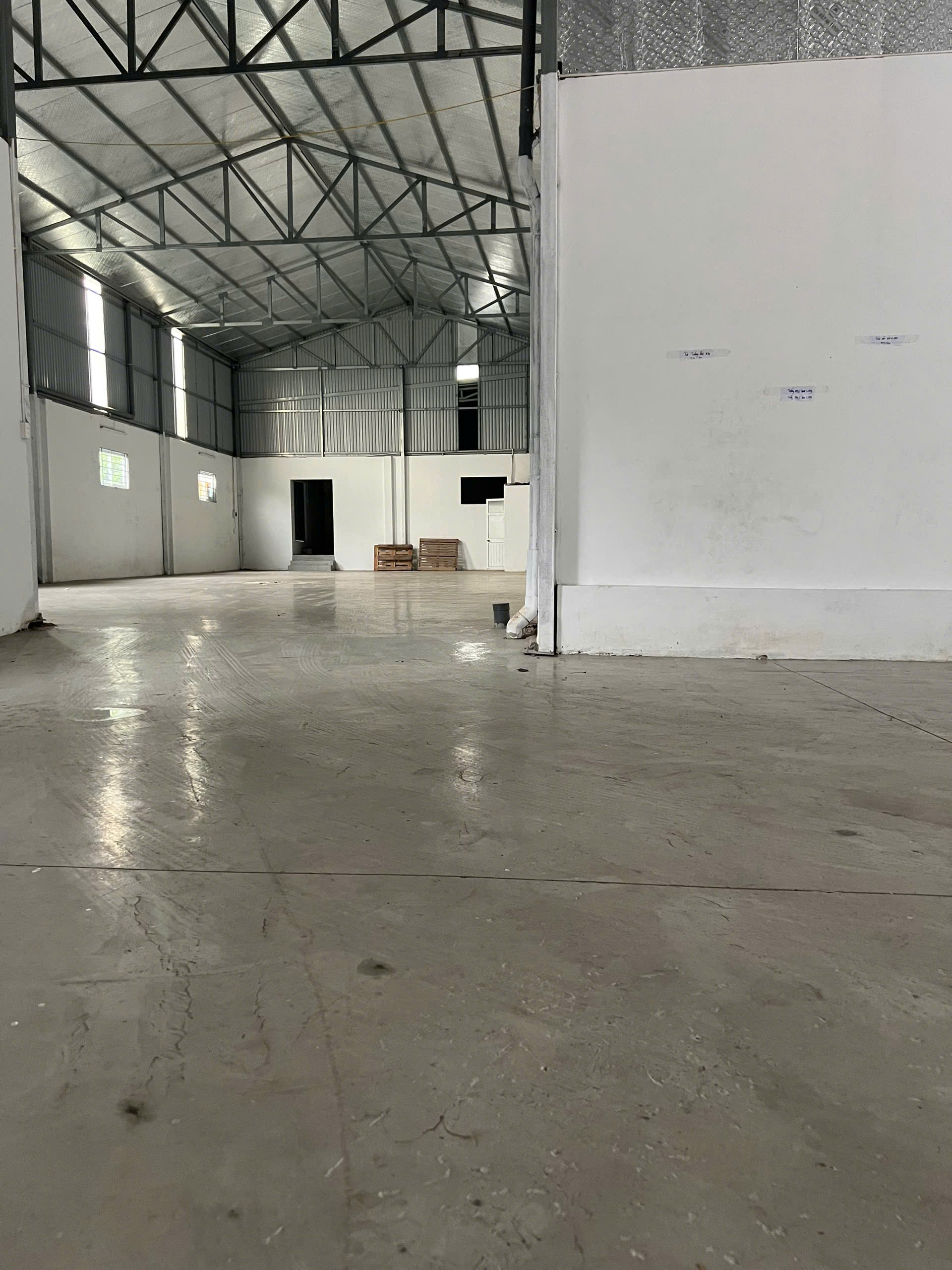 KHO, XƯỞNG 400m CHO THUÊ Tại.CỰ KHỐI. LONG BIÊN. HÀ NỘI
