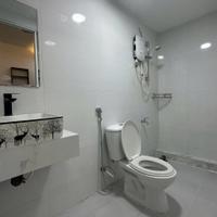 Căn hộ cao cấp Nguyễn Kiệm, có ban công, tách bếp.