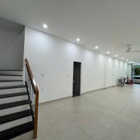 Bán nhà 3 tầng trung tâm TP Nha Trang – mặt tiền đẹp – full nội thất