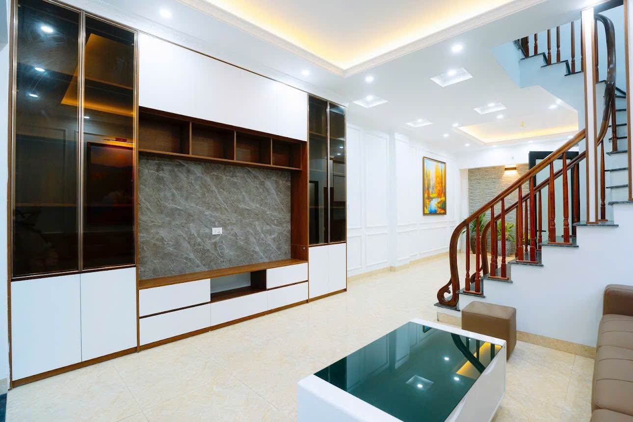 Nhà 60m2 cạnh trường tiểu học TT Phùng, Đan Phượng. Nhà 4 ngủ full nội thất sân chơi riêng