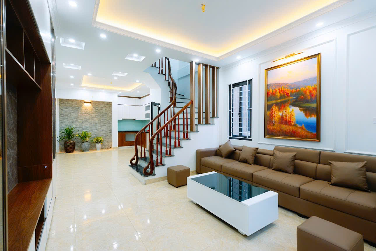 Nhà 60m2 cạnh trường tiểu học TT Phùng, Đan Phượng. Nhà 4 ngủ full nội thất sân chơi riêng