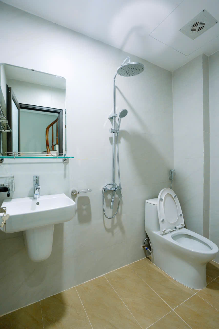 Nhà 60m2 cạnh trường tiểu học TT Phùng, Đan Phượng. Nhà 4 ngủ full nội thất sân chơi riêng