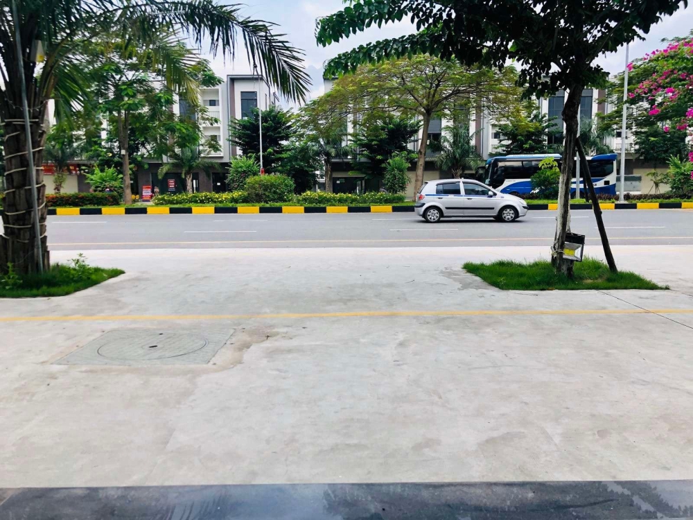 Cho thuê mặt bằng kinh doanh, văn phòng, mặt đường lớn sầm uất khu đô thị VSIP Từ Sơn